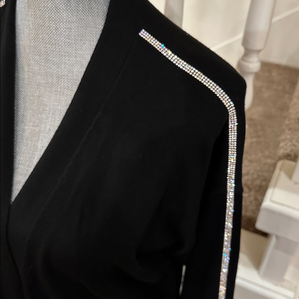 Nwot. Rhinestone sweater - Picture 5 of 8